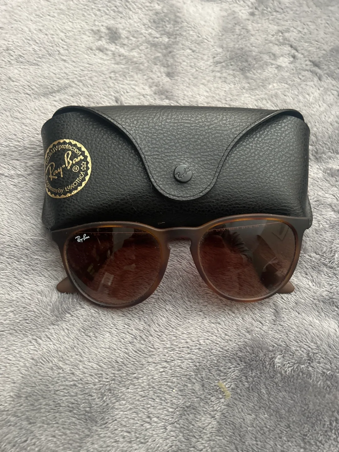 Ray-Ban Sunglasses with Case thumbnail