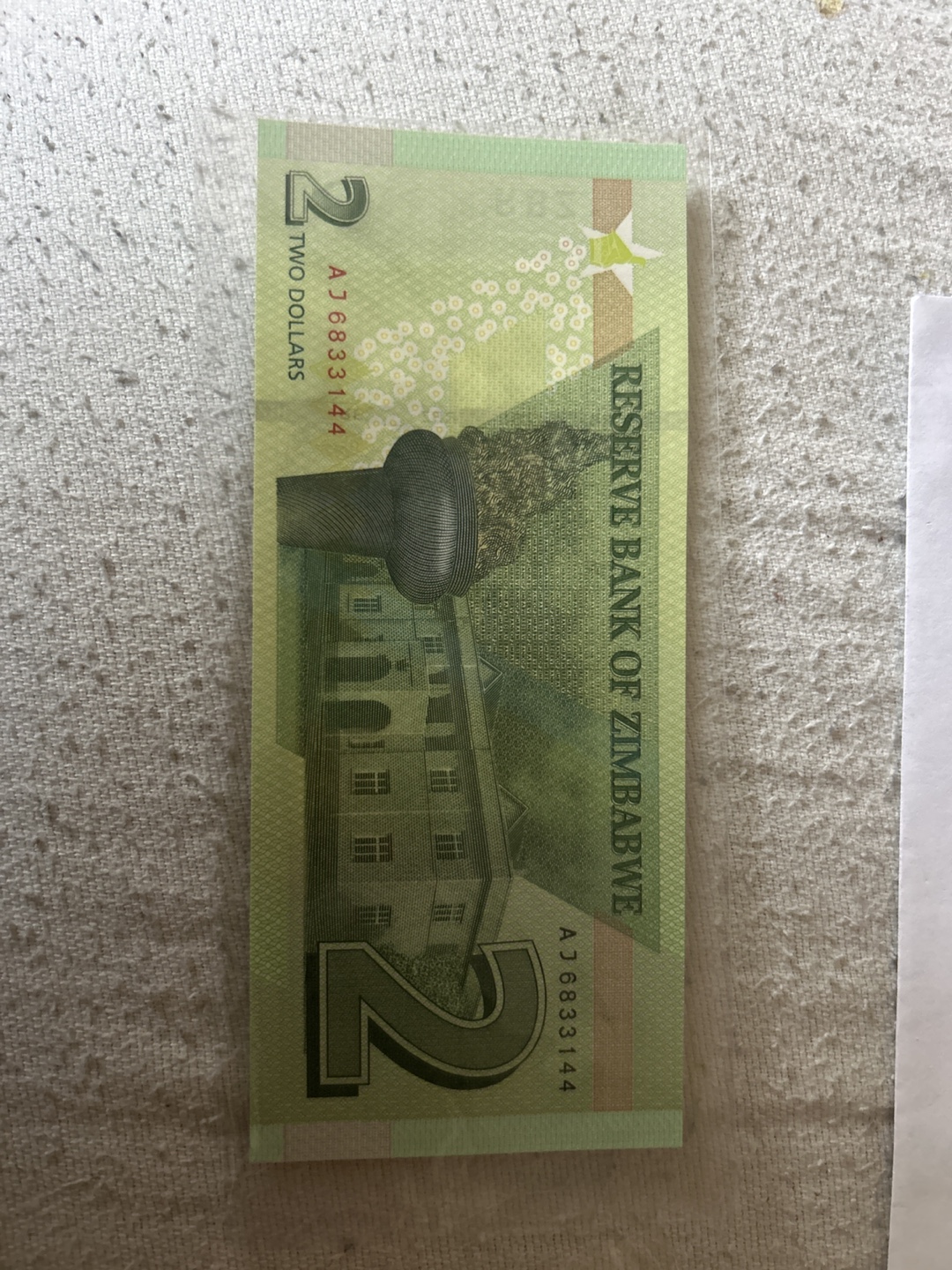Zimbabwe Banknotes - $2 and $5 - Uncirculated - photo 3