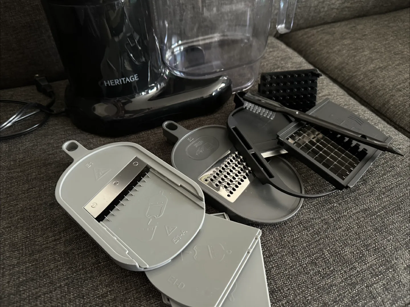 Starfrit Heritage 7-in-1 Electric Food Mandoline/Slicer image indicator(3)