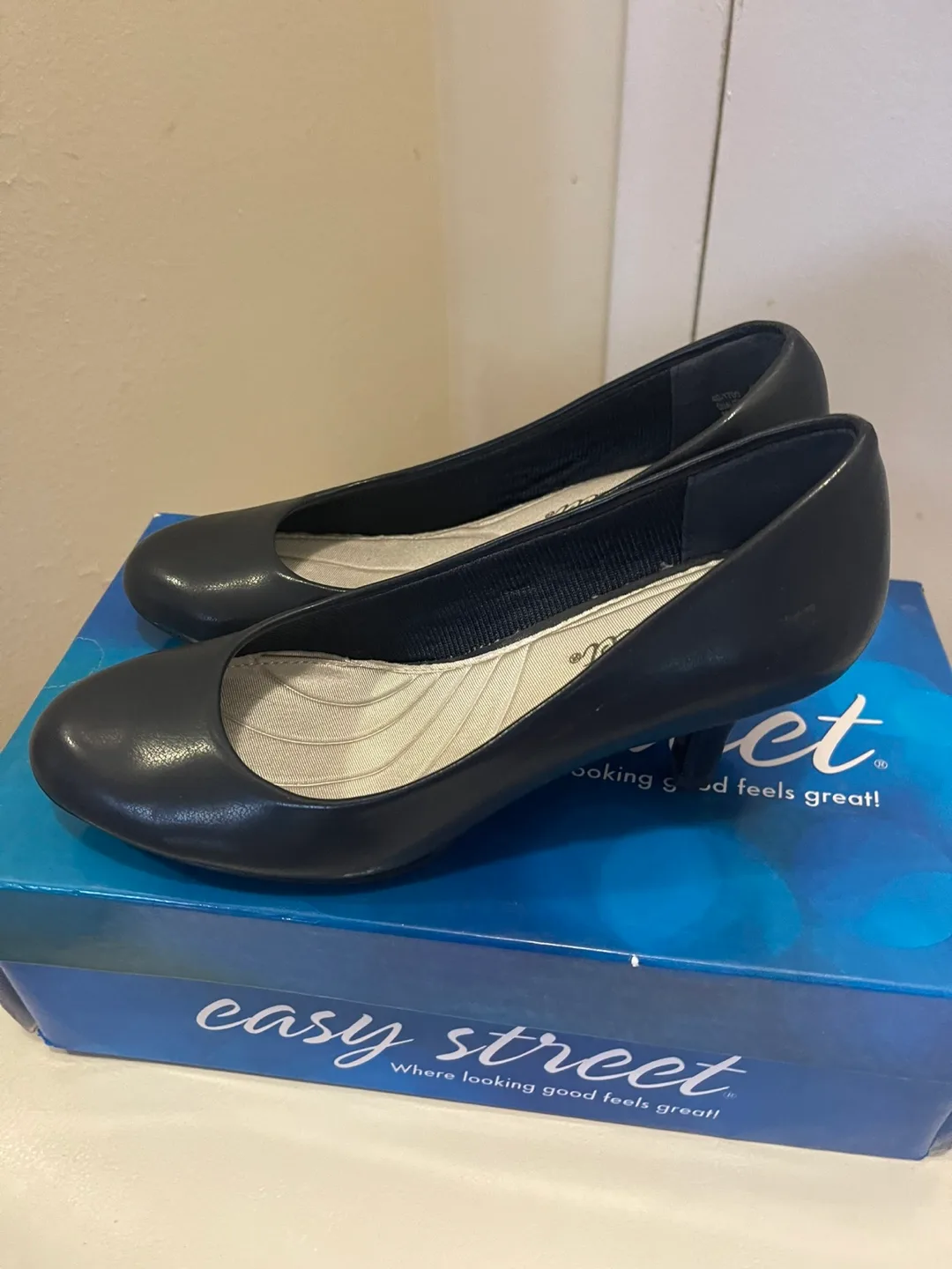 Easy Street Women's Navy Blue Low Heels, Size 6 1/2 N thumbnail