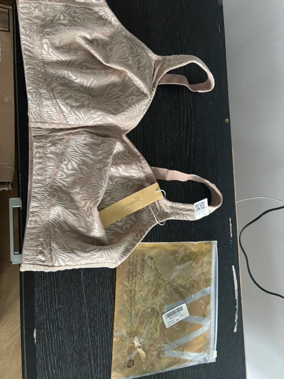 New with tags! Stunning beige bra, size 44DD thumbnail