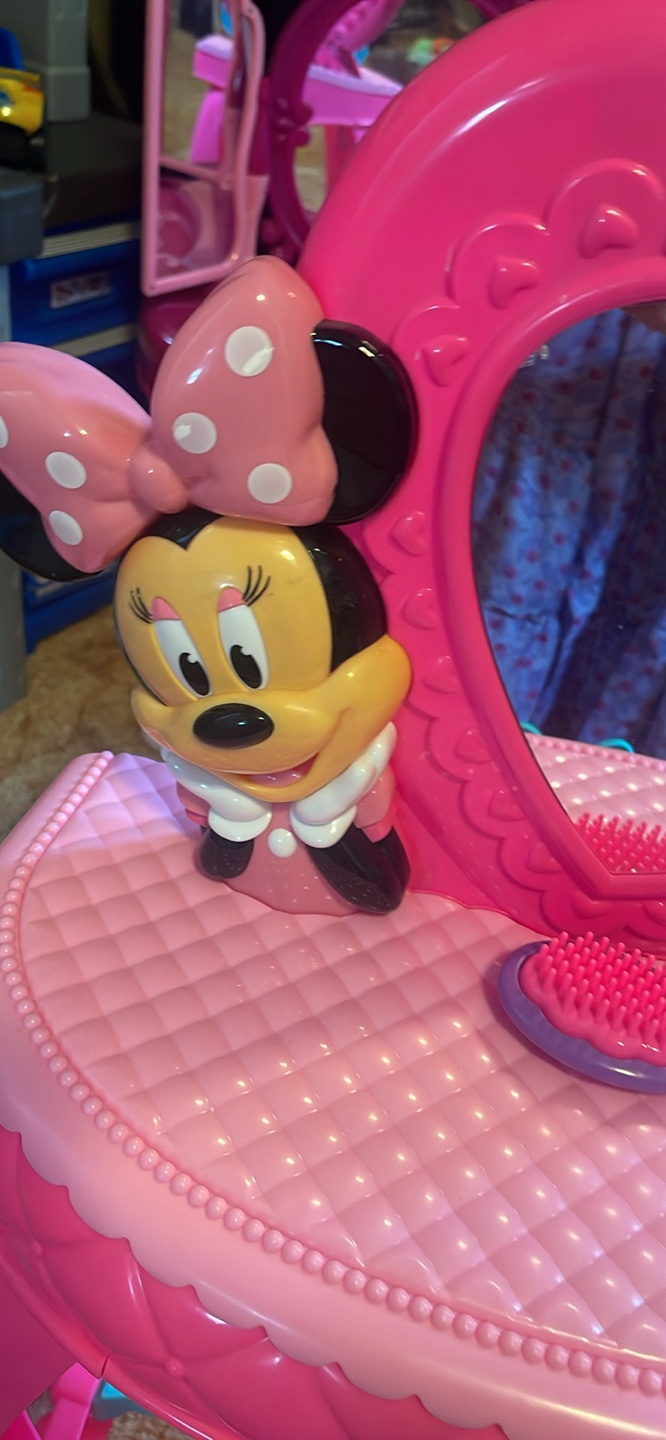 Minnie Mouse Vanity Set with Lights and Sounds - photo 2