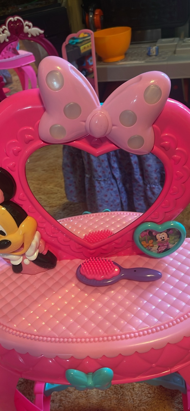 Minnie Mouse Vanity Set with Lights and Sounds - photo 3