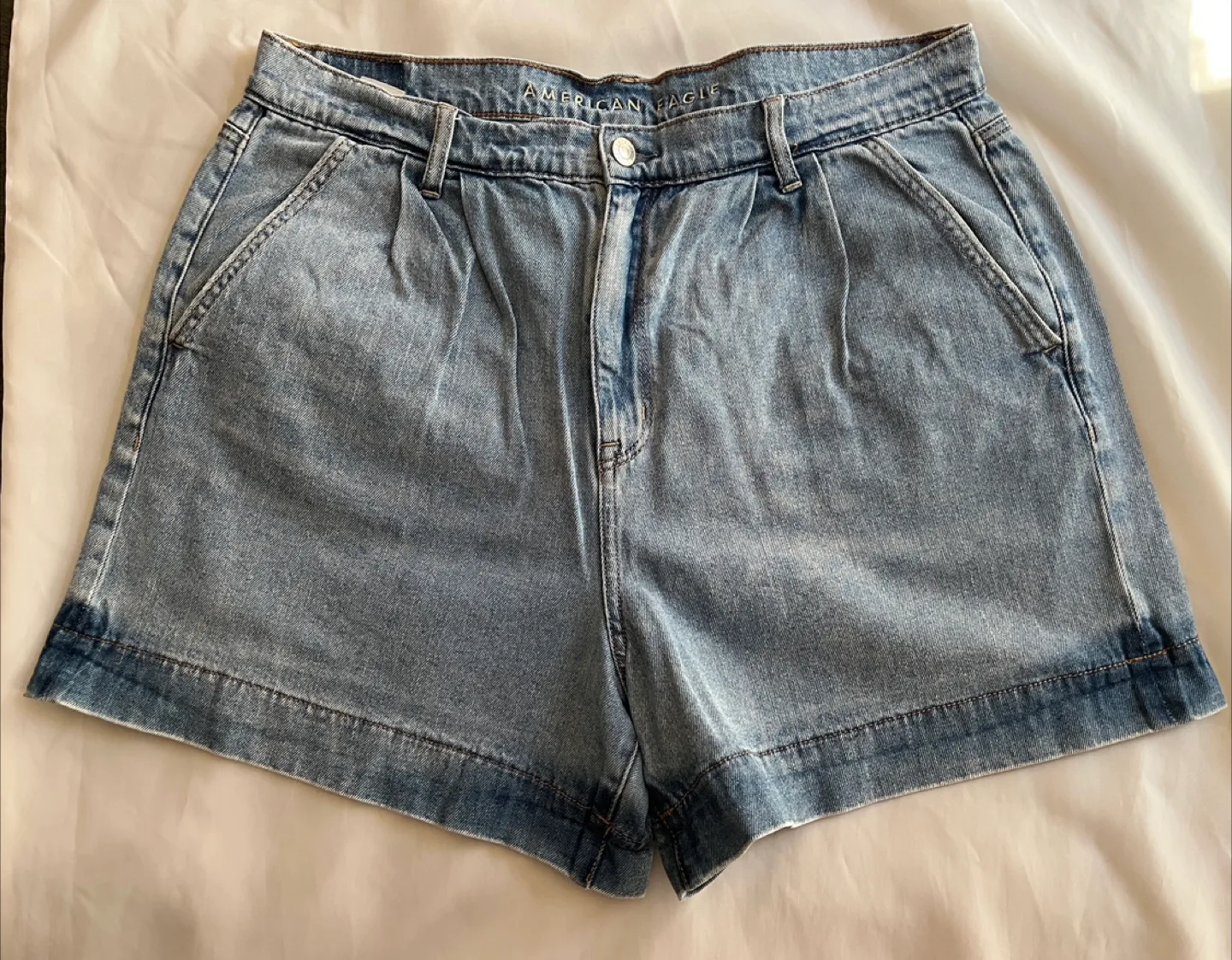 American Eagle Women's Denim Shorts Size 14 thumbnail