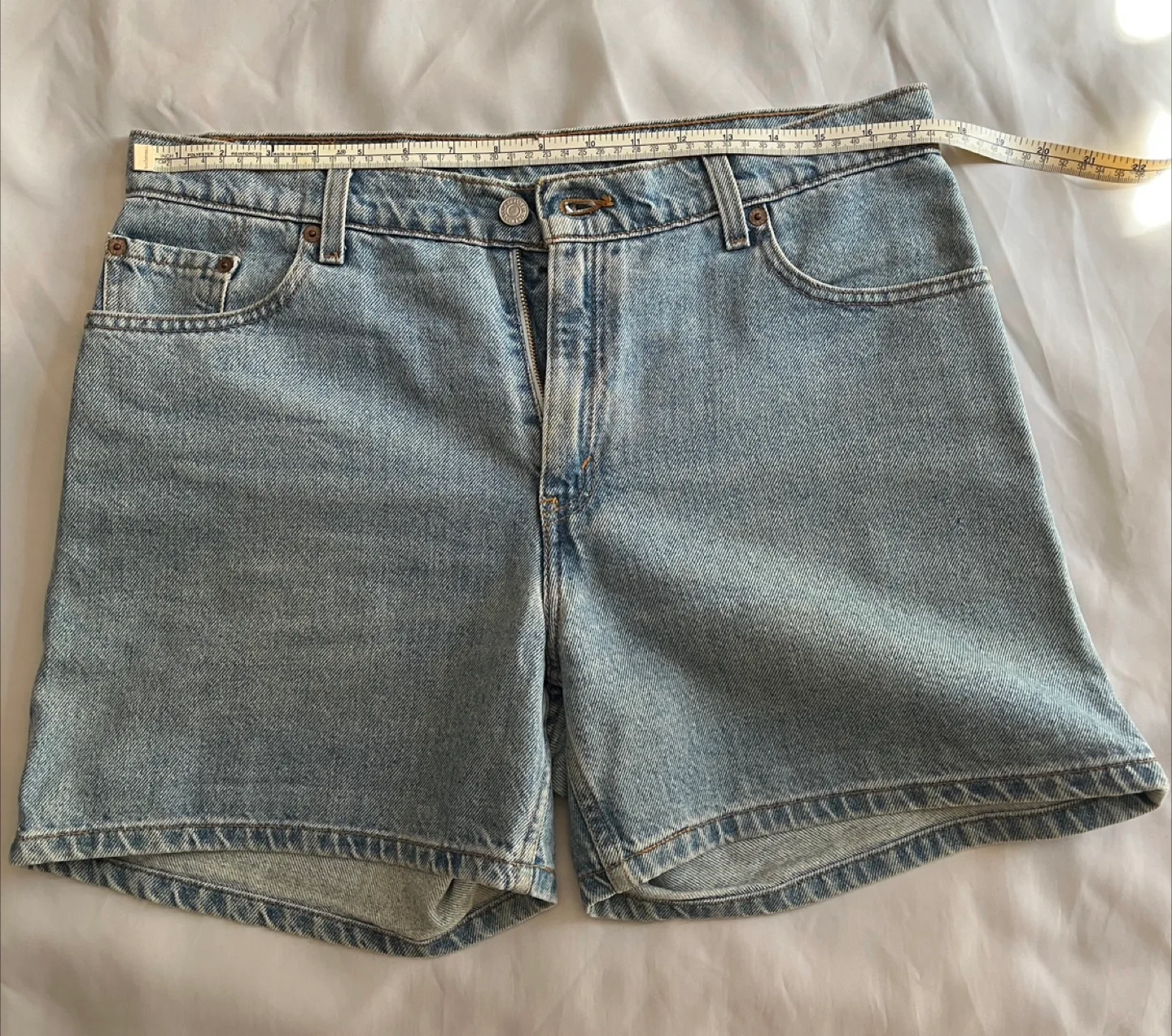 Women's Levi's Denim Shorts Size 12 thumbnail