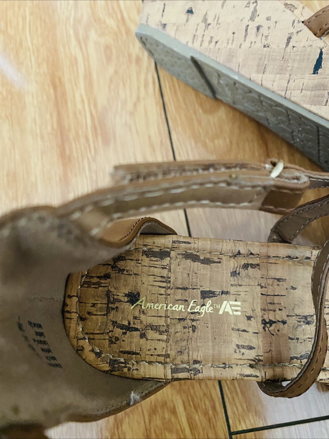American Eagle women’s Brown Wedge Sandals Size 9 - photo 5