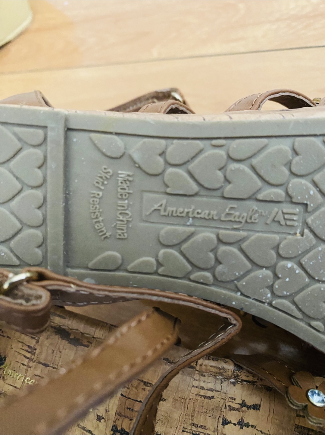 American Eagle women’s Brown Wedge Sandals Size 9 - photo 4