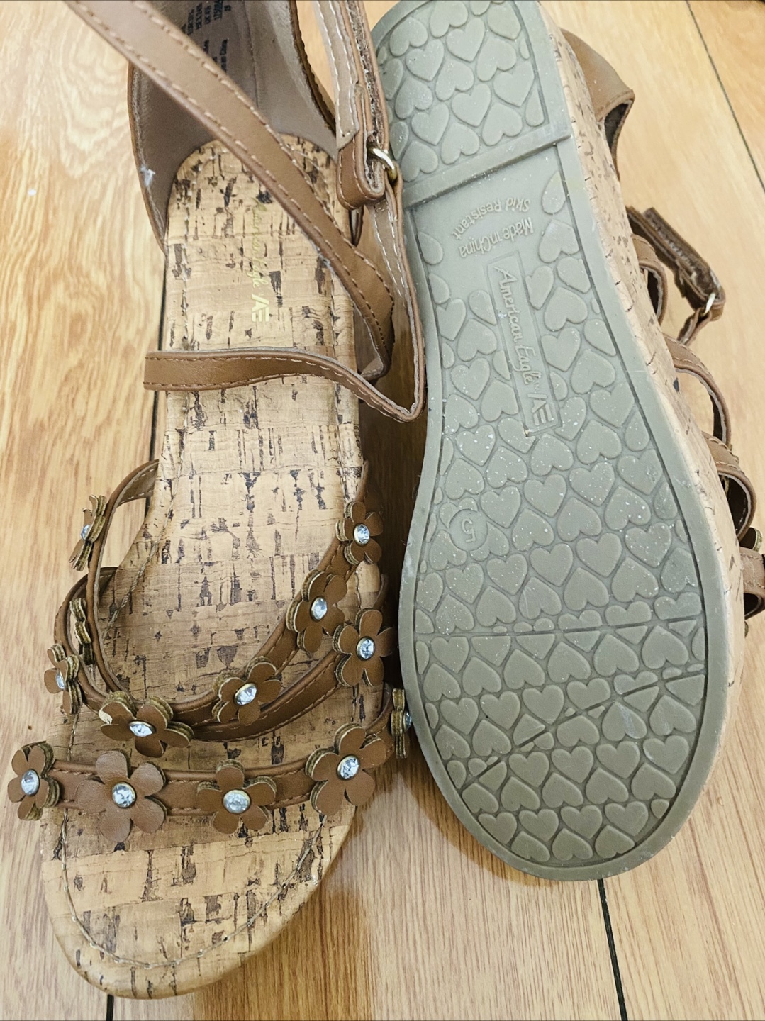 American Eagle women’s Brown Wedge Sandals Size 9 - photo 2