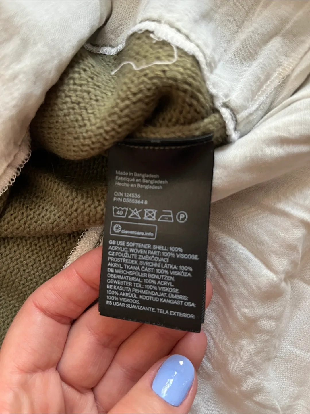 H&M Divided Olive Green Knit Sweater with Layered Shirt look image indicator(3)