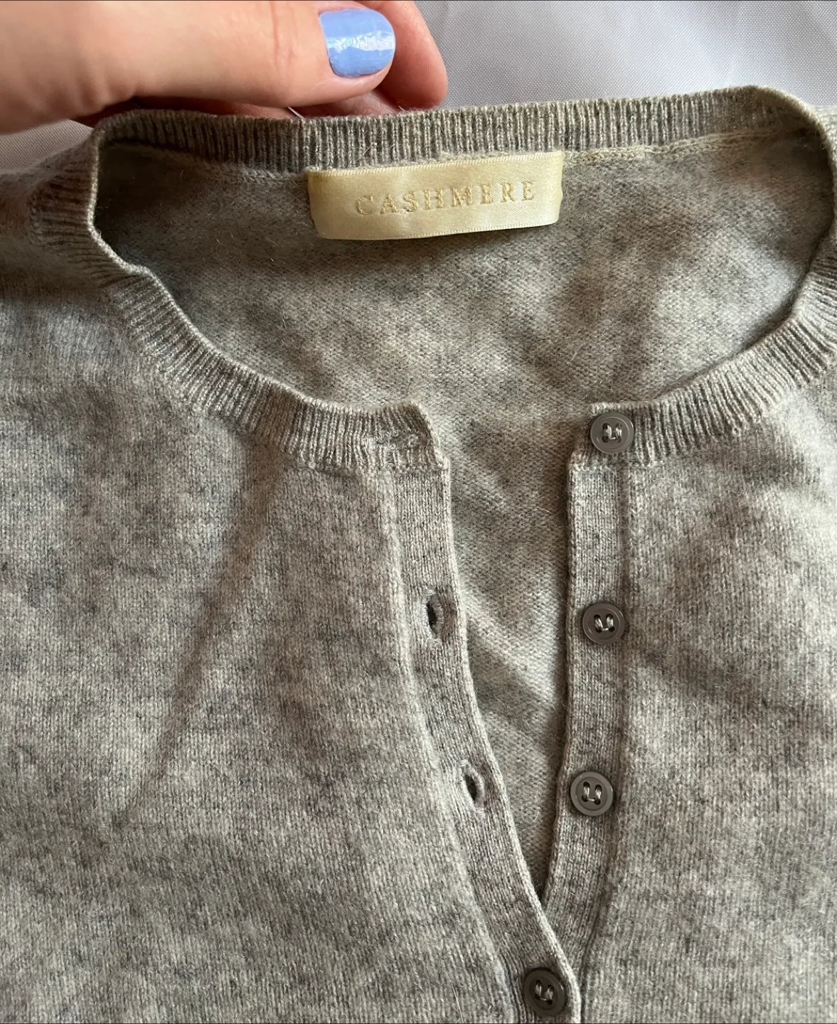 Uniqlo 100% Cashmere half Button Sweater image indicator(2)