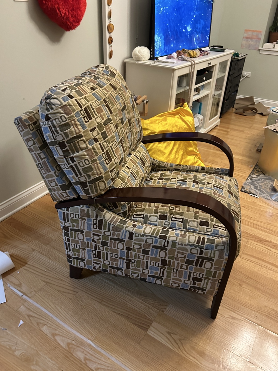 Recliner Chair with Mid-Century Modern Design - photo 2