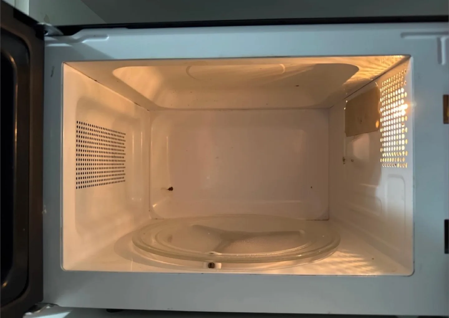 Danby Designer Microwave - 0.7 cu. ft. image indicator(2)