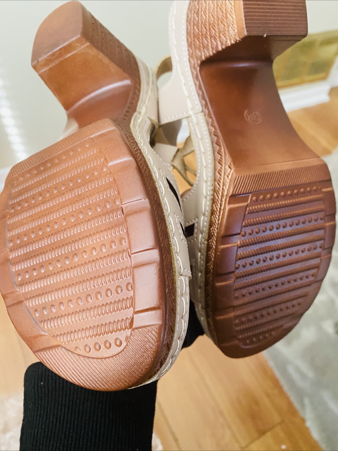 Women's Khaki T-Strap High Heels Sandals Size 7.5 - photo 5