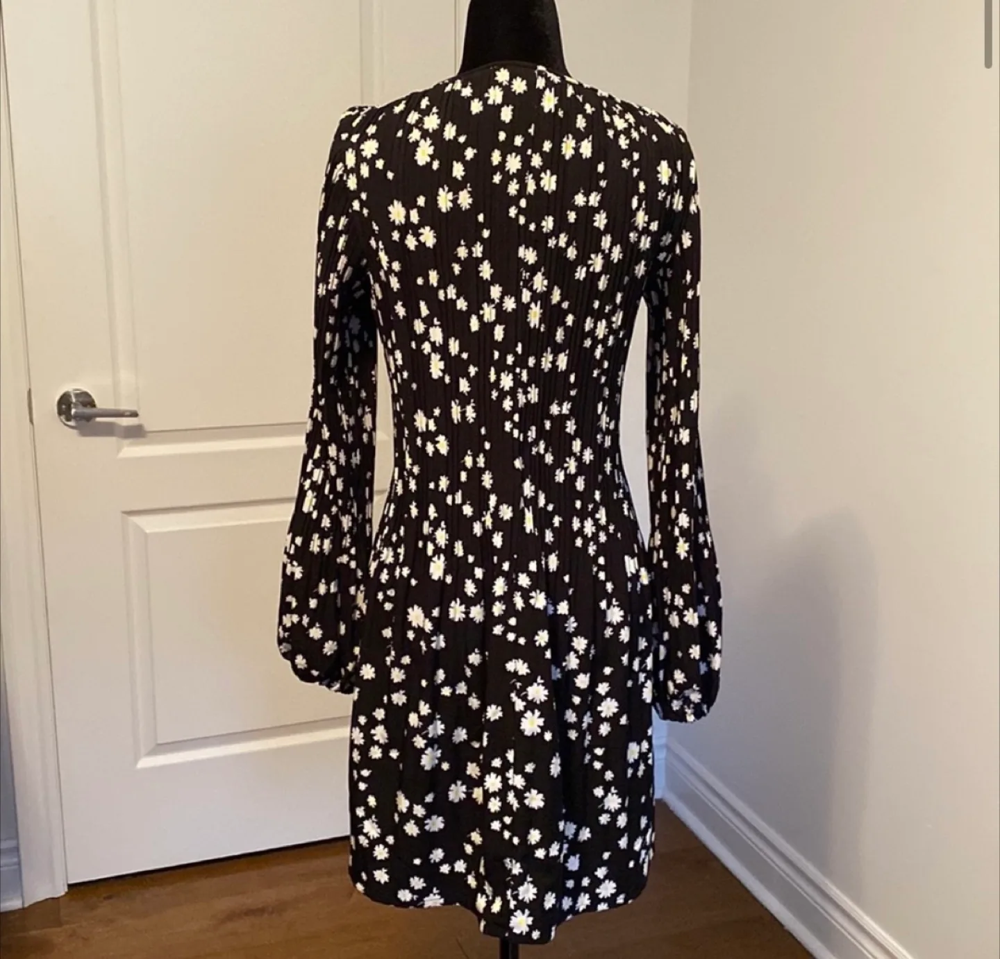 MAJE Black and White Daisy Mini Dress Size 1 image indicator(3)
