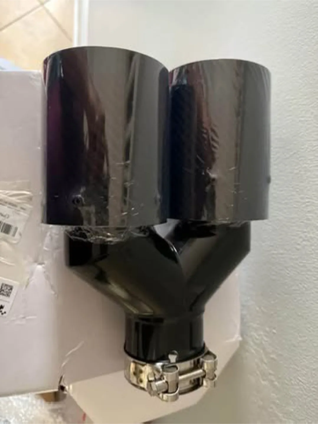 Dual Exhaust Tip - Black Carbon Fibre thumbnail