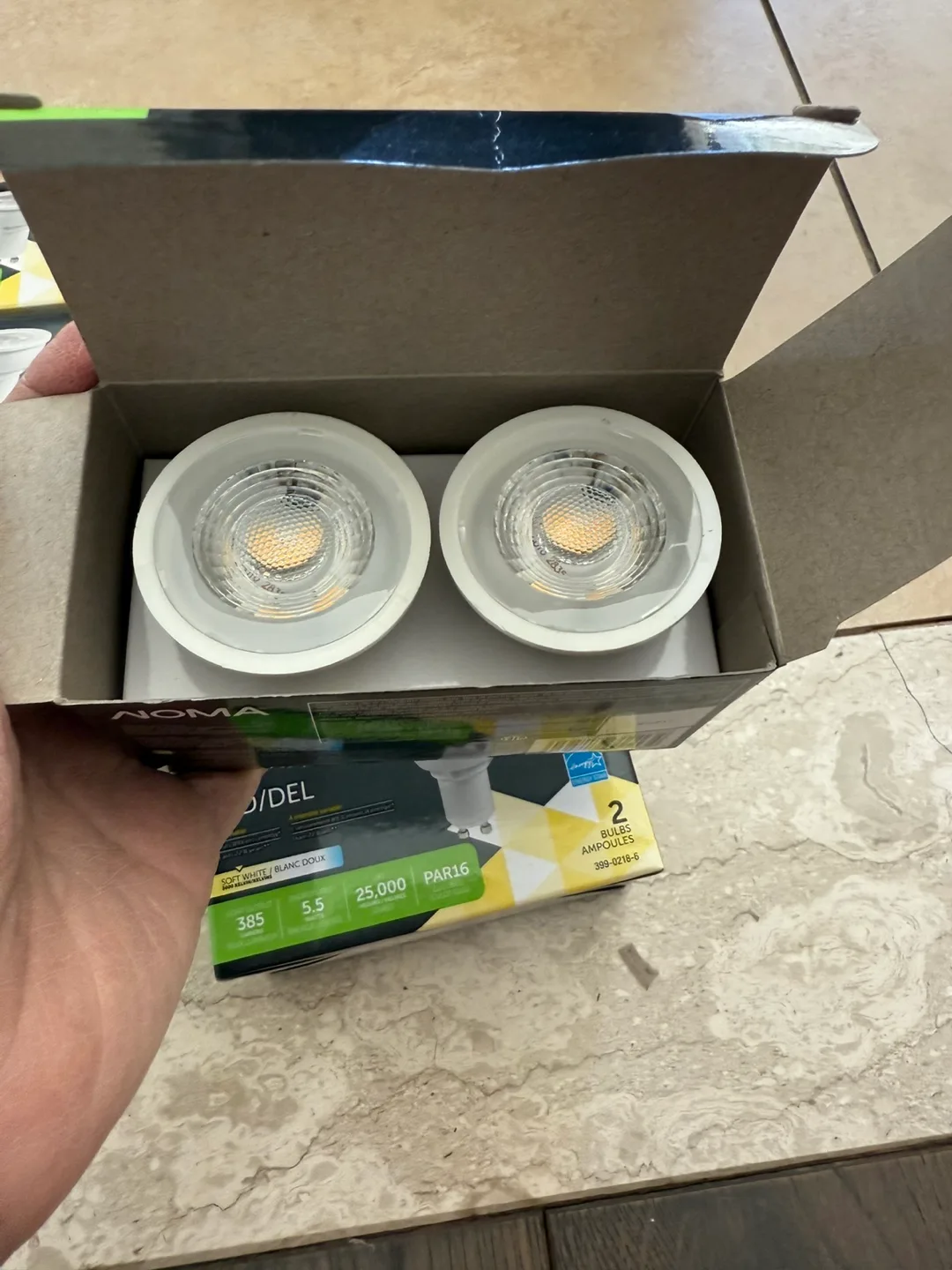 18 Unused (still in the box) NOMA LED light bulbs image indicator(5)