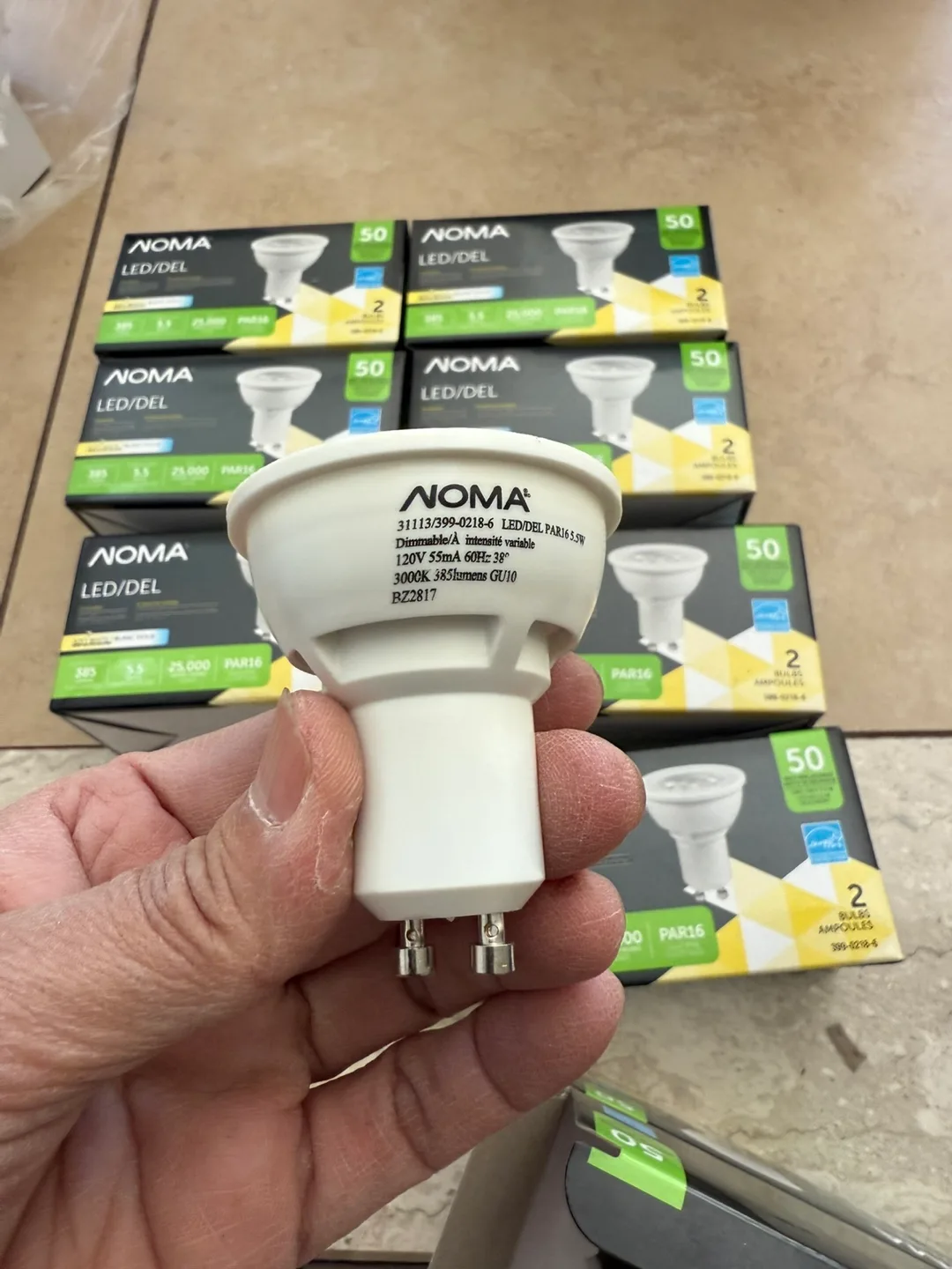 18 Unused (still in the box) NOMA LED light bulbs image indicator(6)
