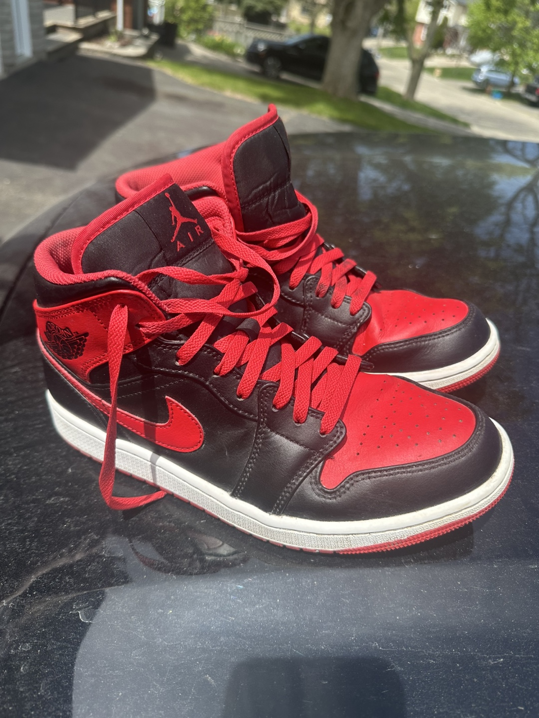 Air Jordan 1 Mid (GS) Red Black Size 9