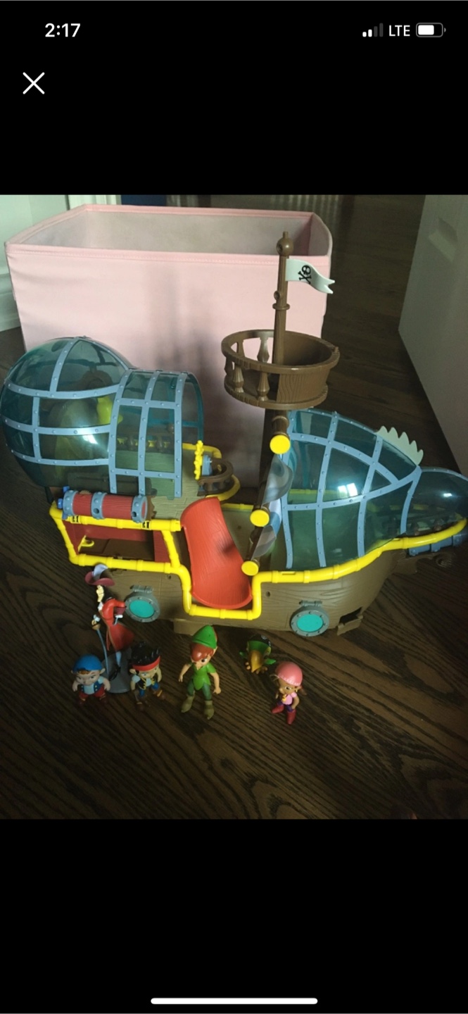 Jake and the Never Land Pirates Ship Playset with Figures