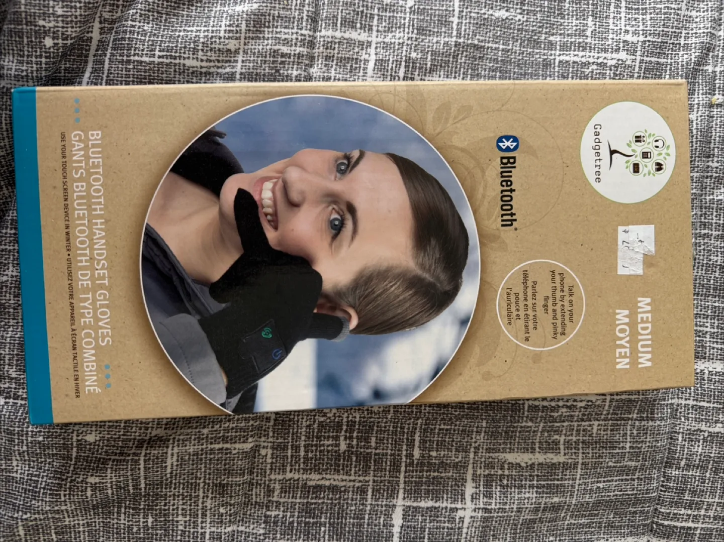 Gadgetree Bluetooth Handset Gloves - Medium thumbnail