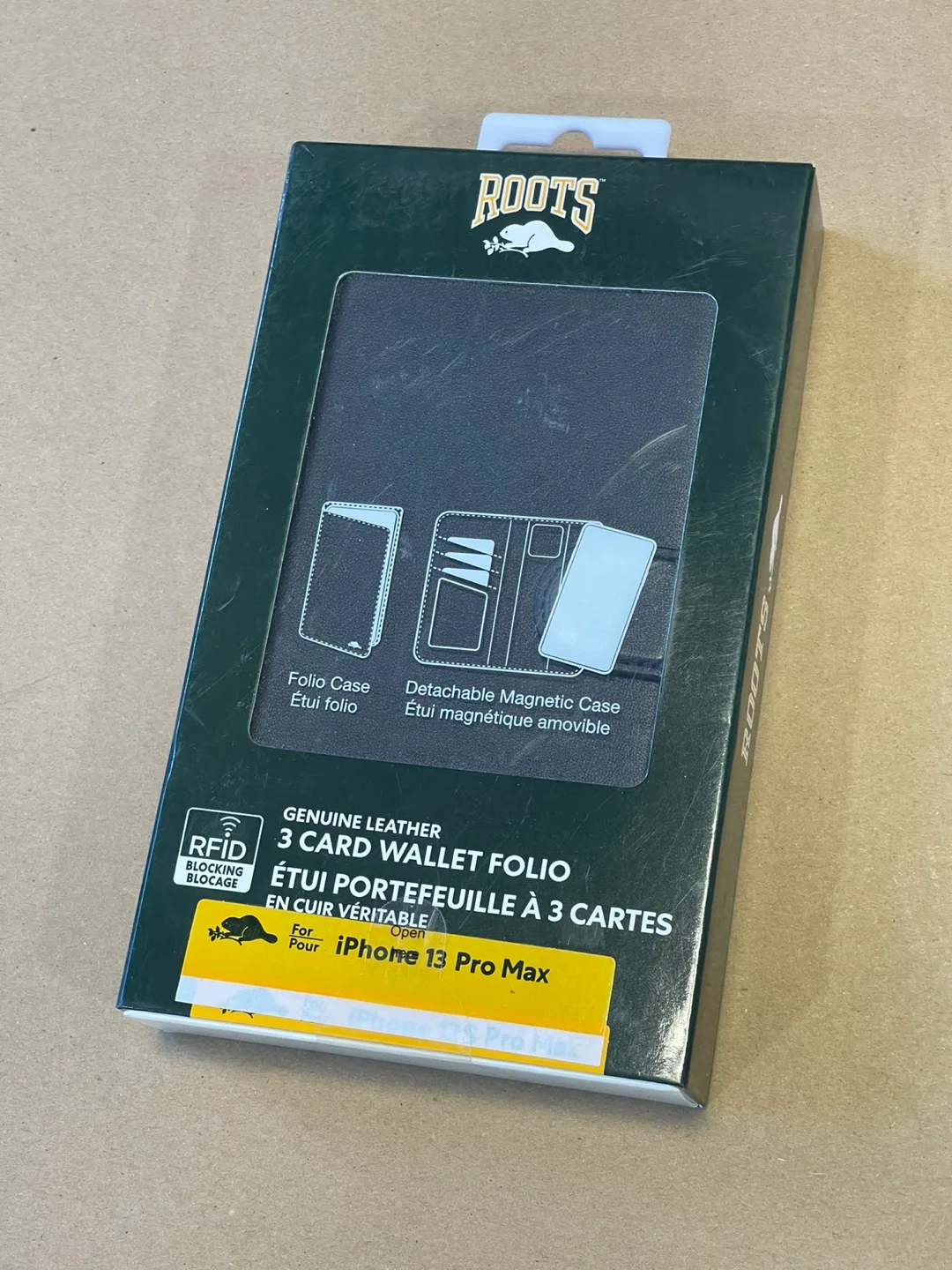 Roots Genuine Leather 3 Card Wallet Folio for iPhone 13 Pro Max thumbnail