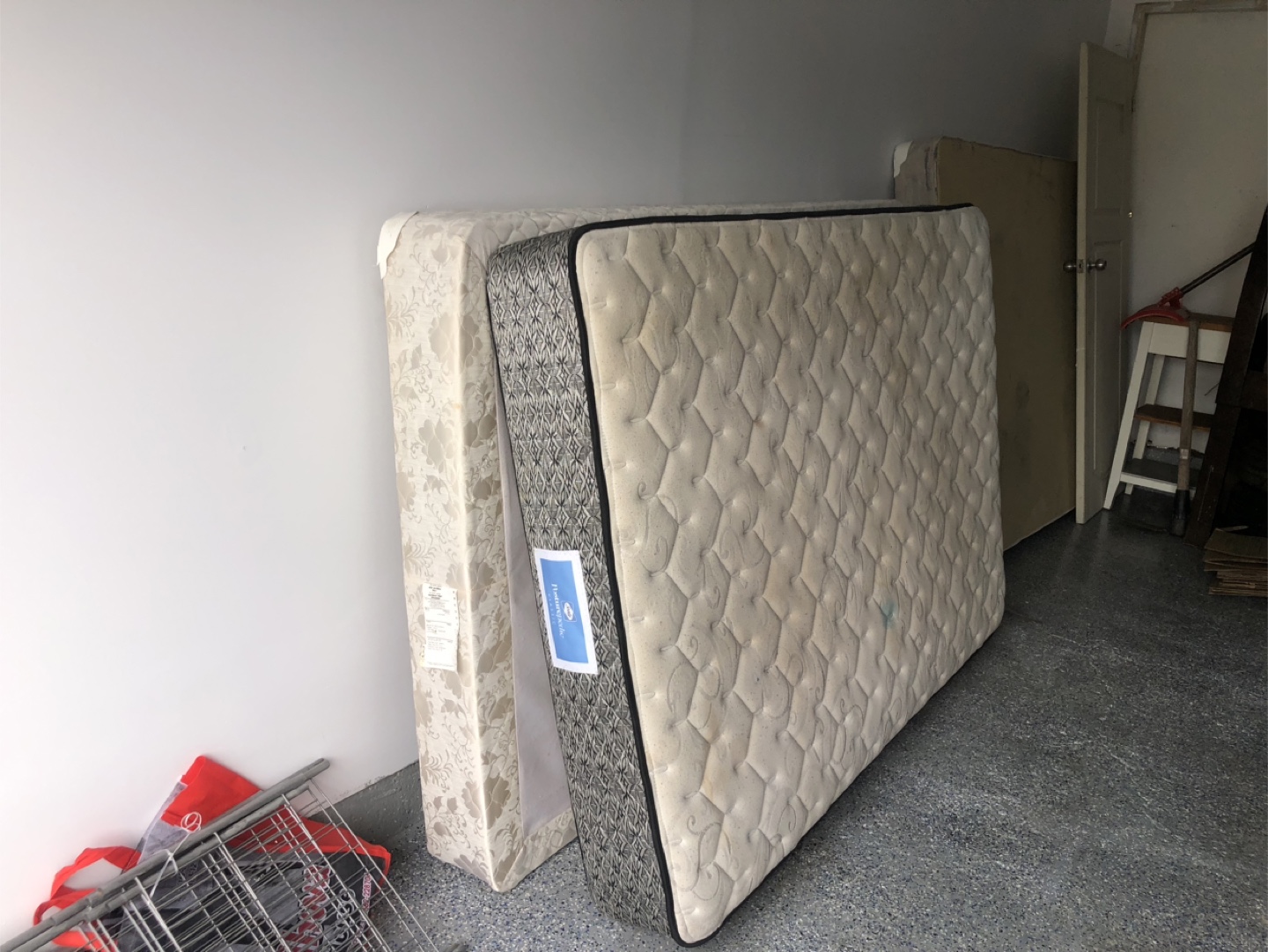 Metal Frame Double Bed and Mattress Set - photo 2