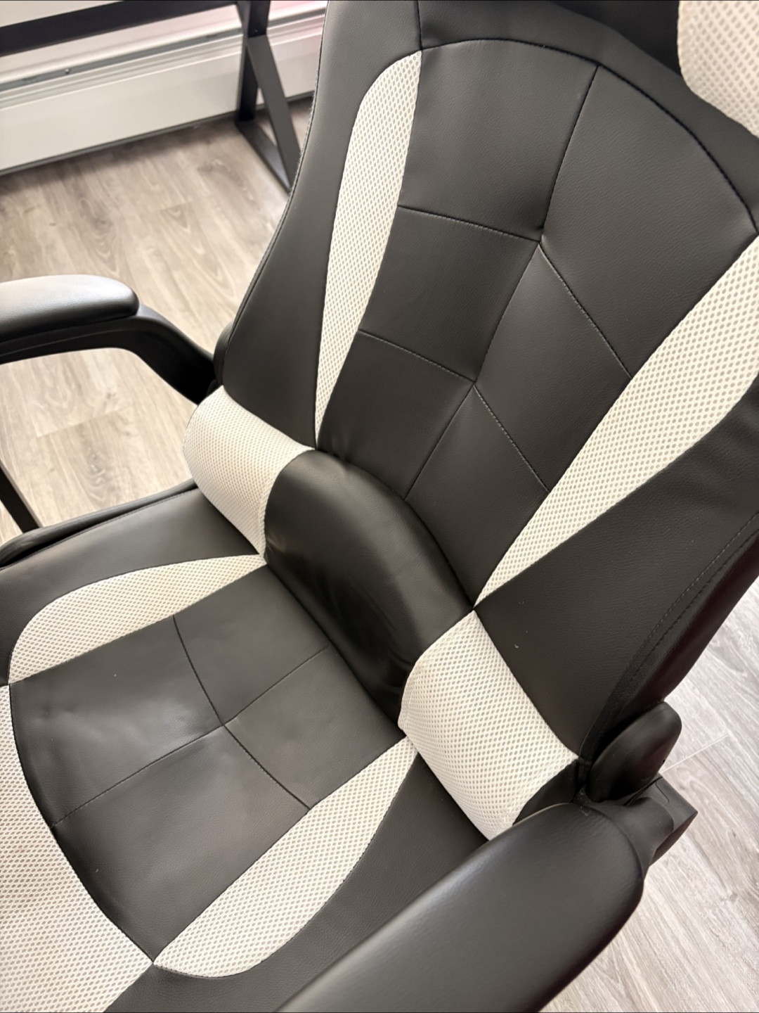 Gaming Chair - Black and White