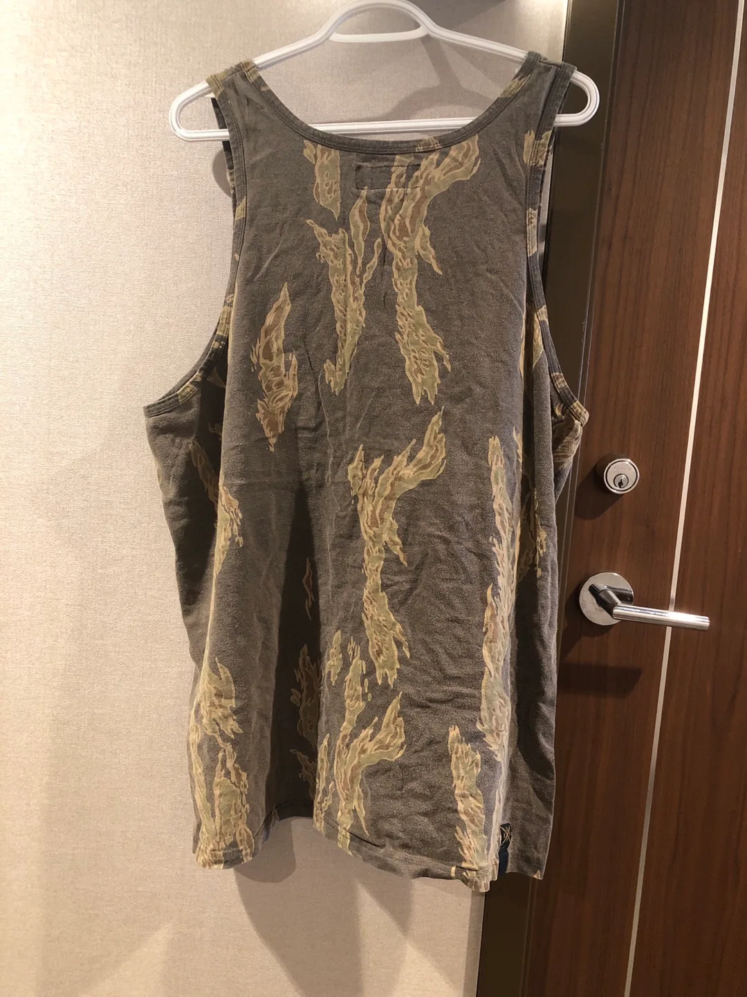 10DEEP Men's Camo Tank Top 🏒 image indicator(4)