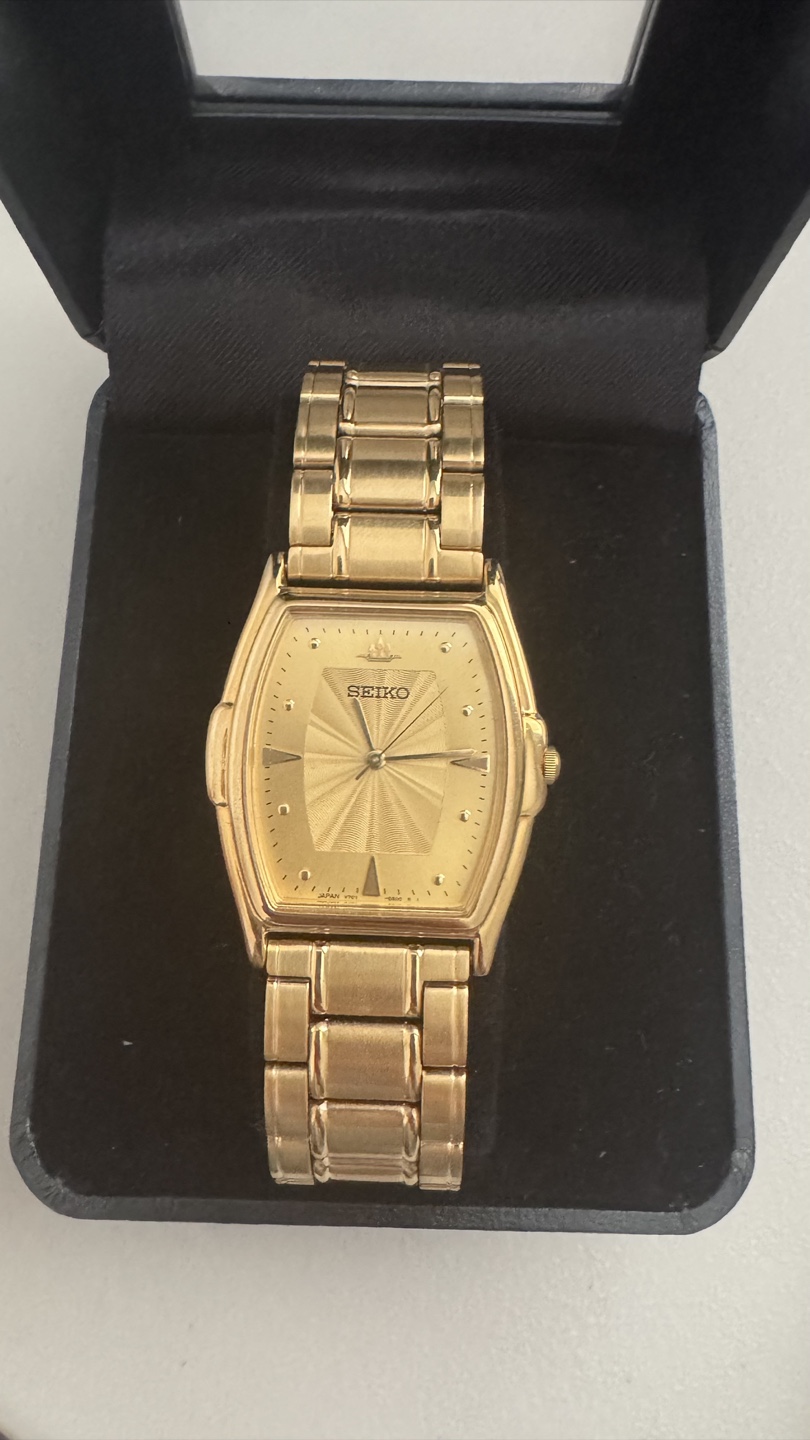 Vintage Gold Seiko V4701-5220 Watch with Bracelet