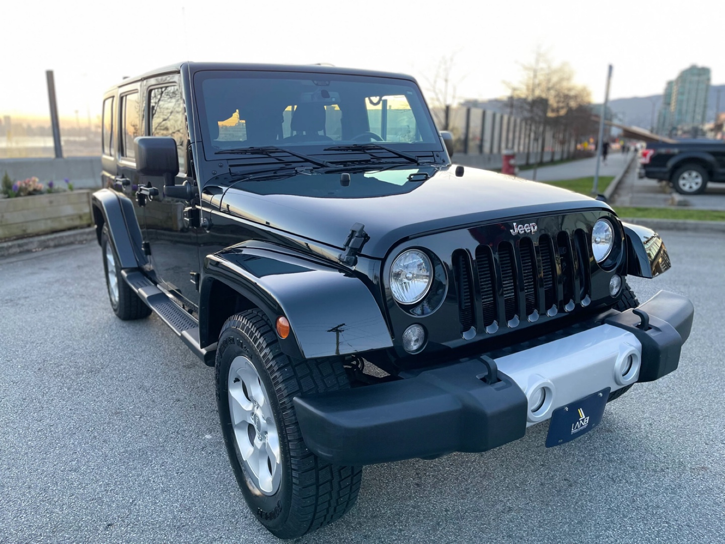 2015 Jeep Wrangler Unlimited Sahara - photo 3