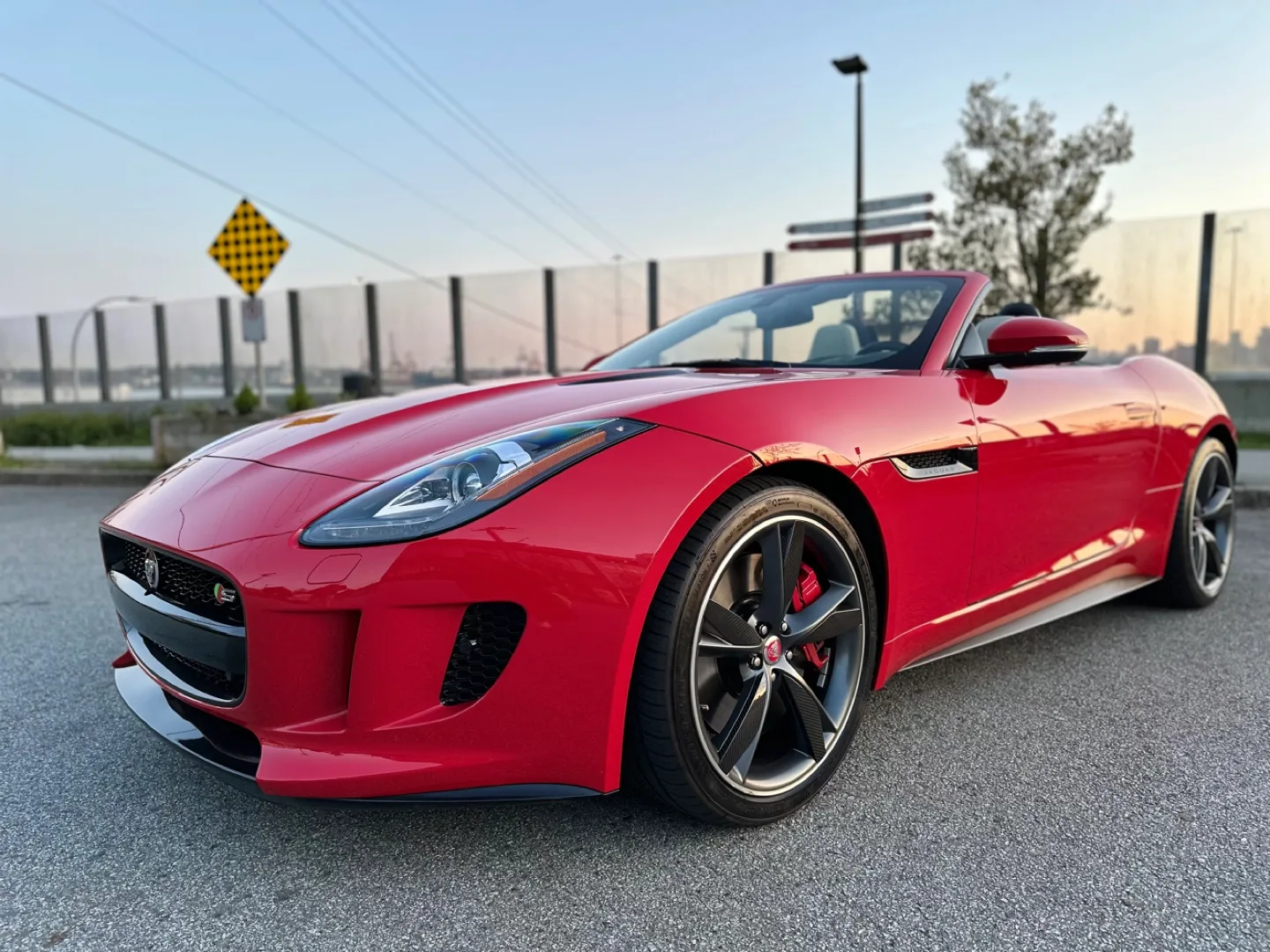 2015 Jaguar F-Type V8 S thumbnail