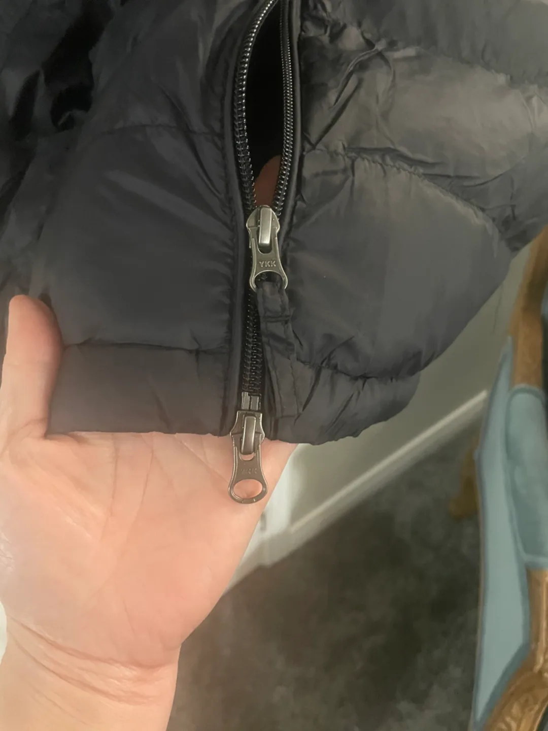 Amazon Essentials Women Lightweight Hooded Puffer Coat image indicator(9)