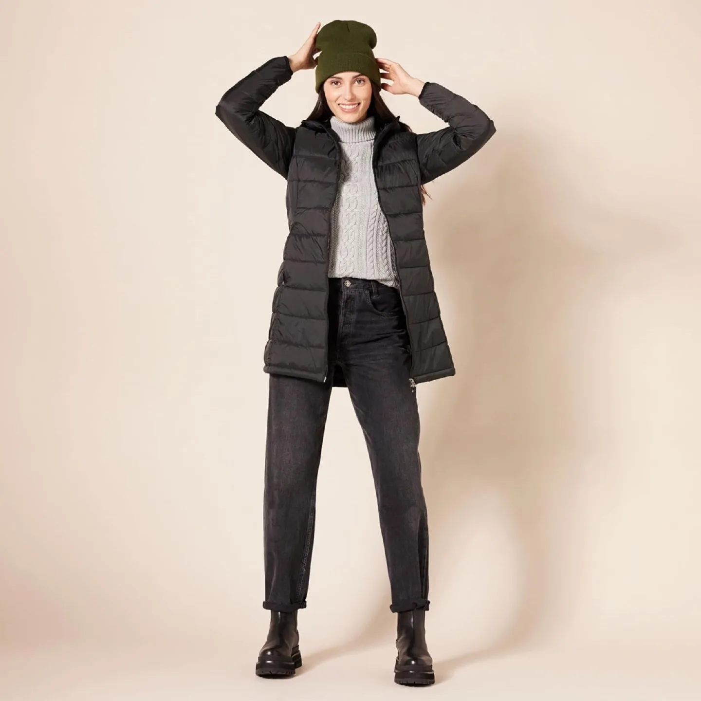 Amazon Essentials Women Lightweight Hooded Puffer Coat image indicator(3)