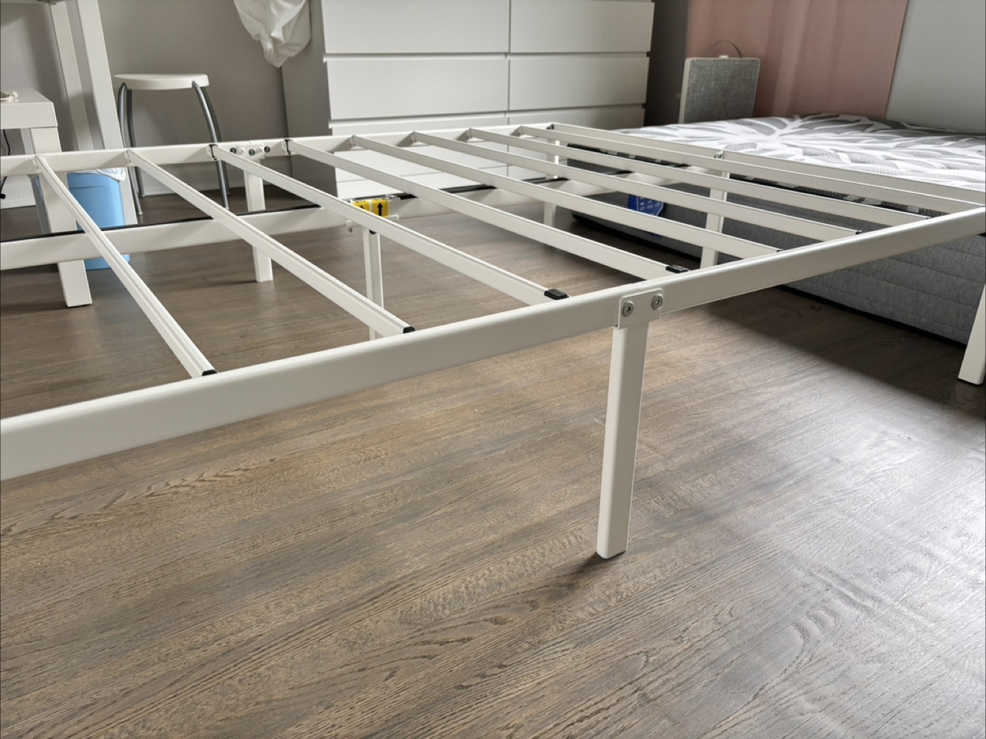 Full/double mattress and metal bed frame - photo 5
