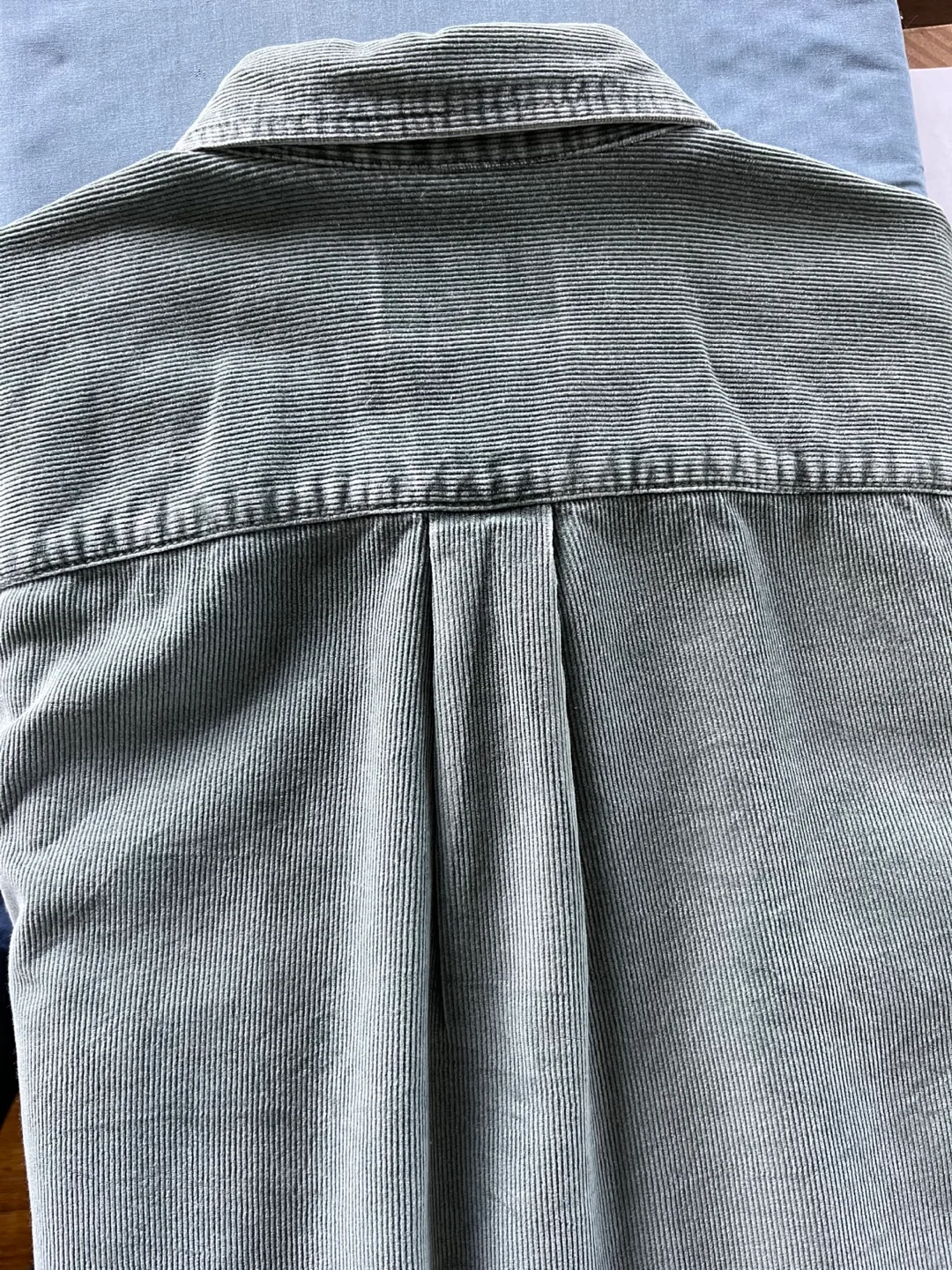 Men’s Eddie Bauer moss green courderoy shirt image indicator(3)