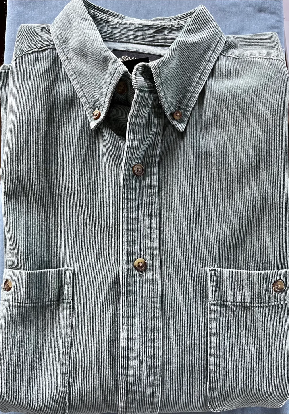 Men’s Eddie Bauer moss green courderoy shirt image indicator(5)