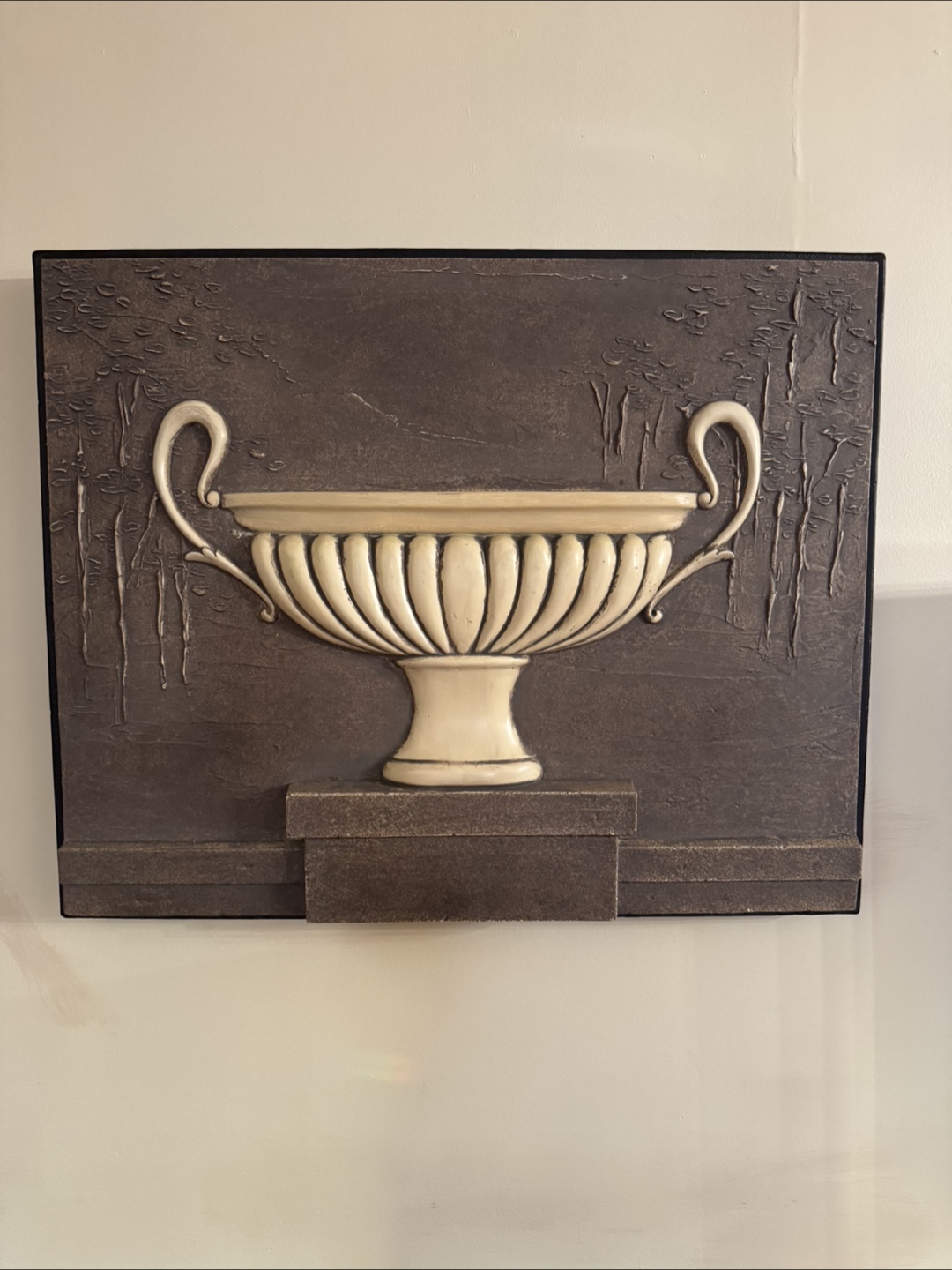 3D Elegant Urn Wall Decor