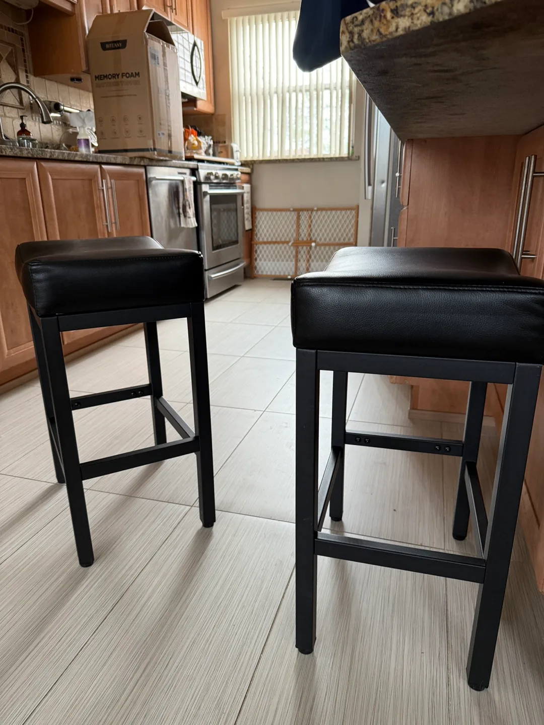 Raynesys Counter Height Bar Stools - Set of 2 thumbnail