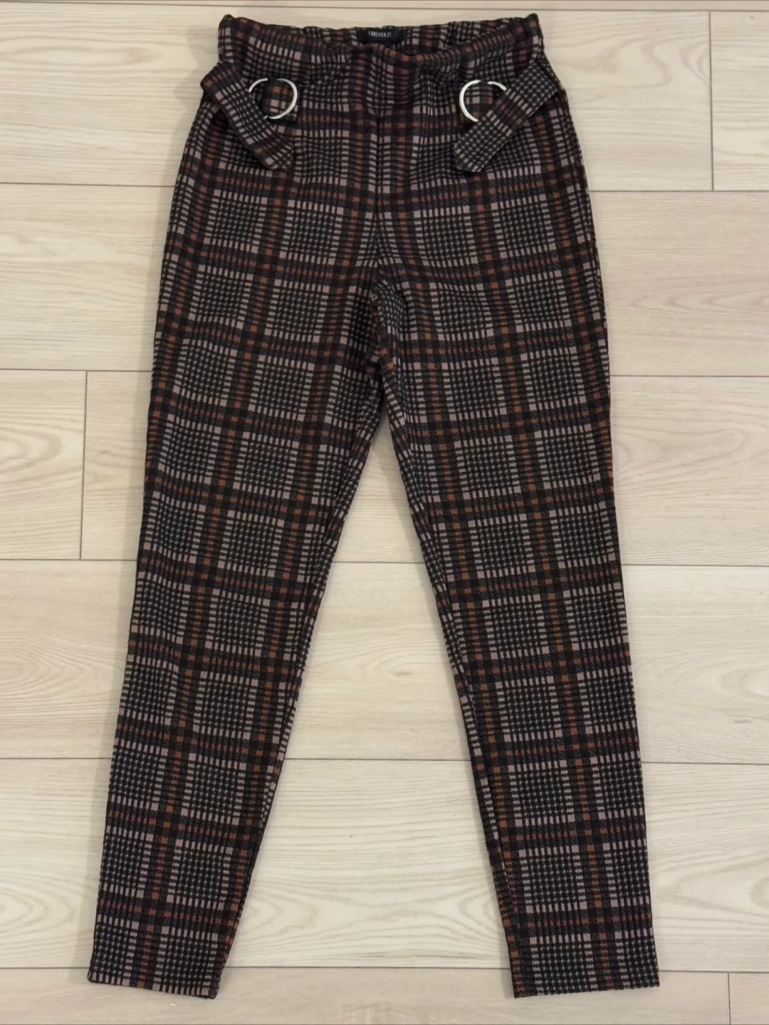 Like new Forever 21 belted plaid trousers size small 🏒 image indicator(2)