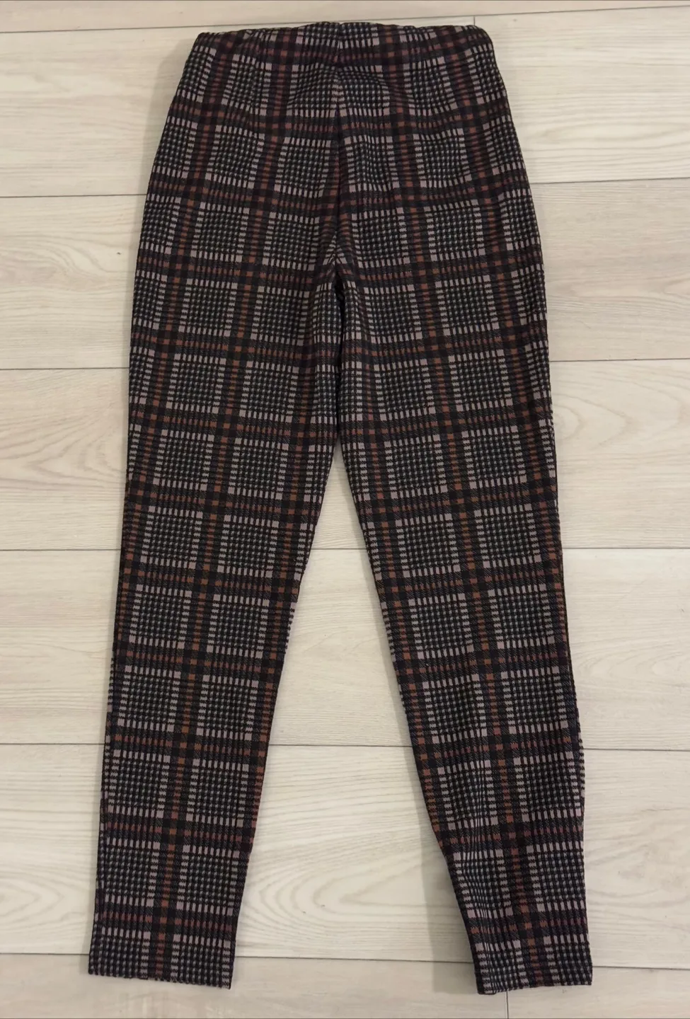 Like new Forever 21 belted plaid trousers size small 🏒 image indicator(3)