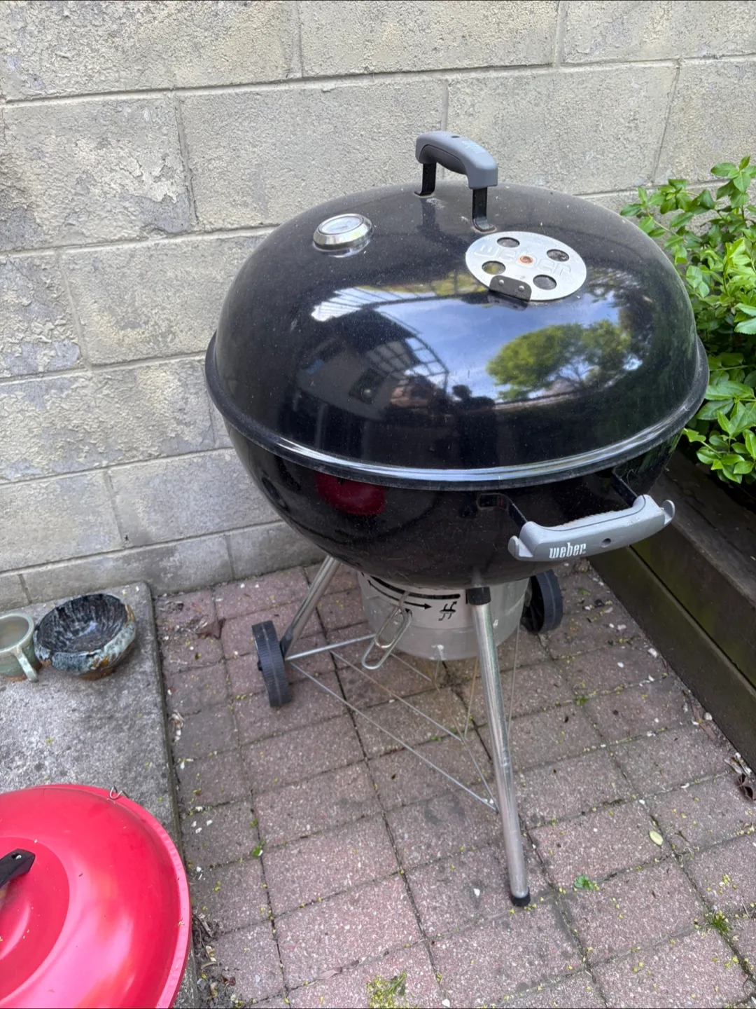 Weber Kettle Charcoal Grill thumbnail