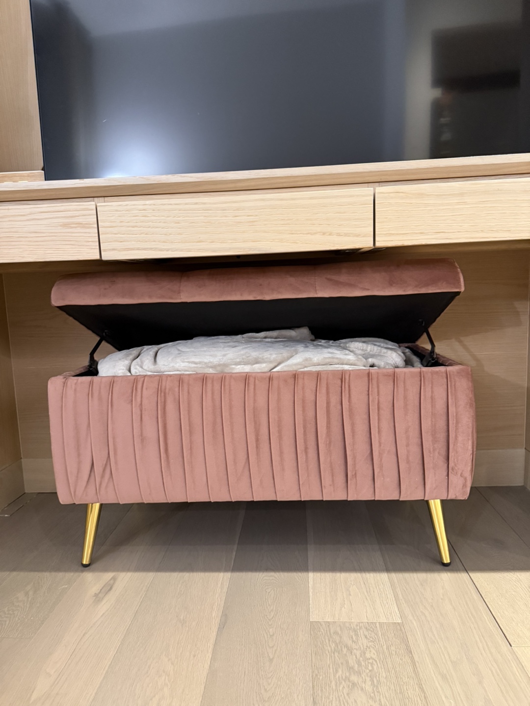 Pink Velvet Storage Ottoman with Gold Legs - photo 3