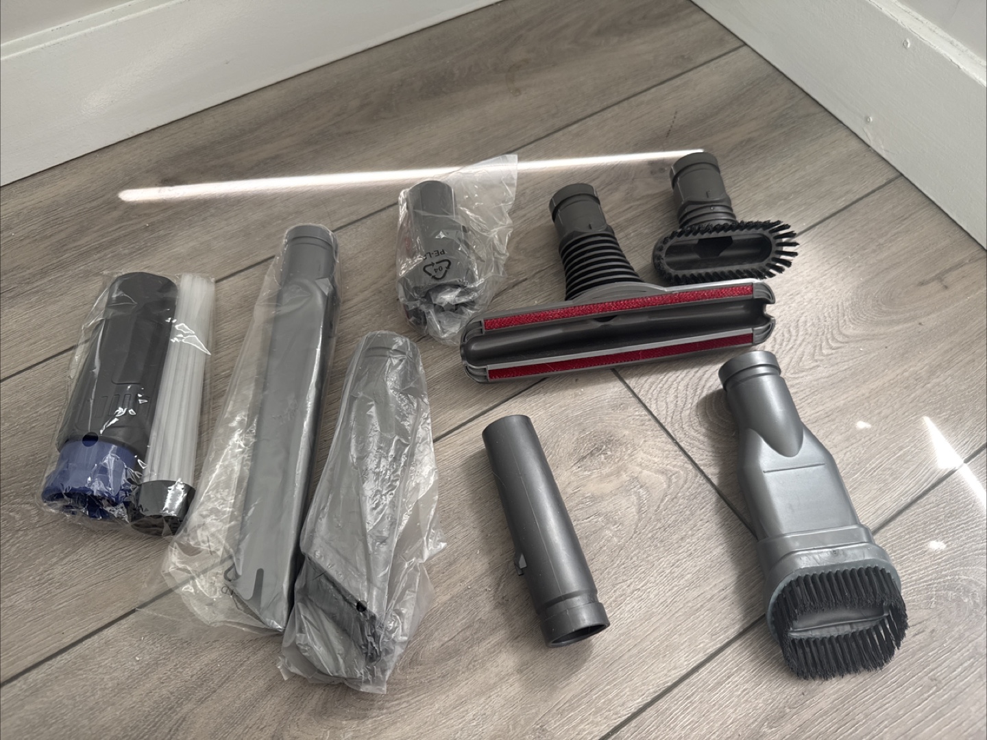Dyson DC43 Ball Upright Vacuum Cleaner - photo 4