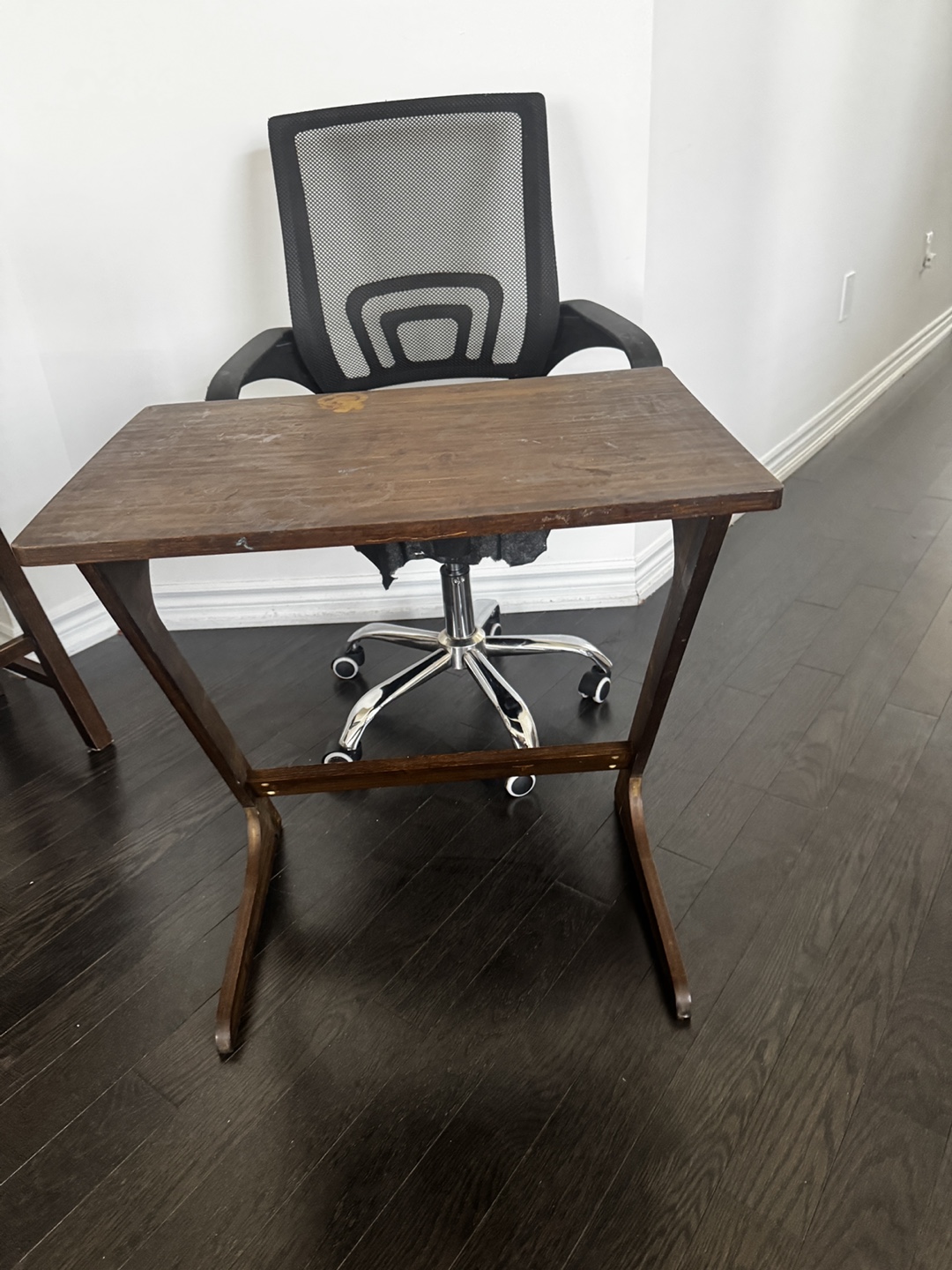 Small Wooden Desk with Mesh Office Chair - photo 3
