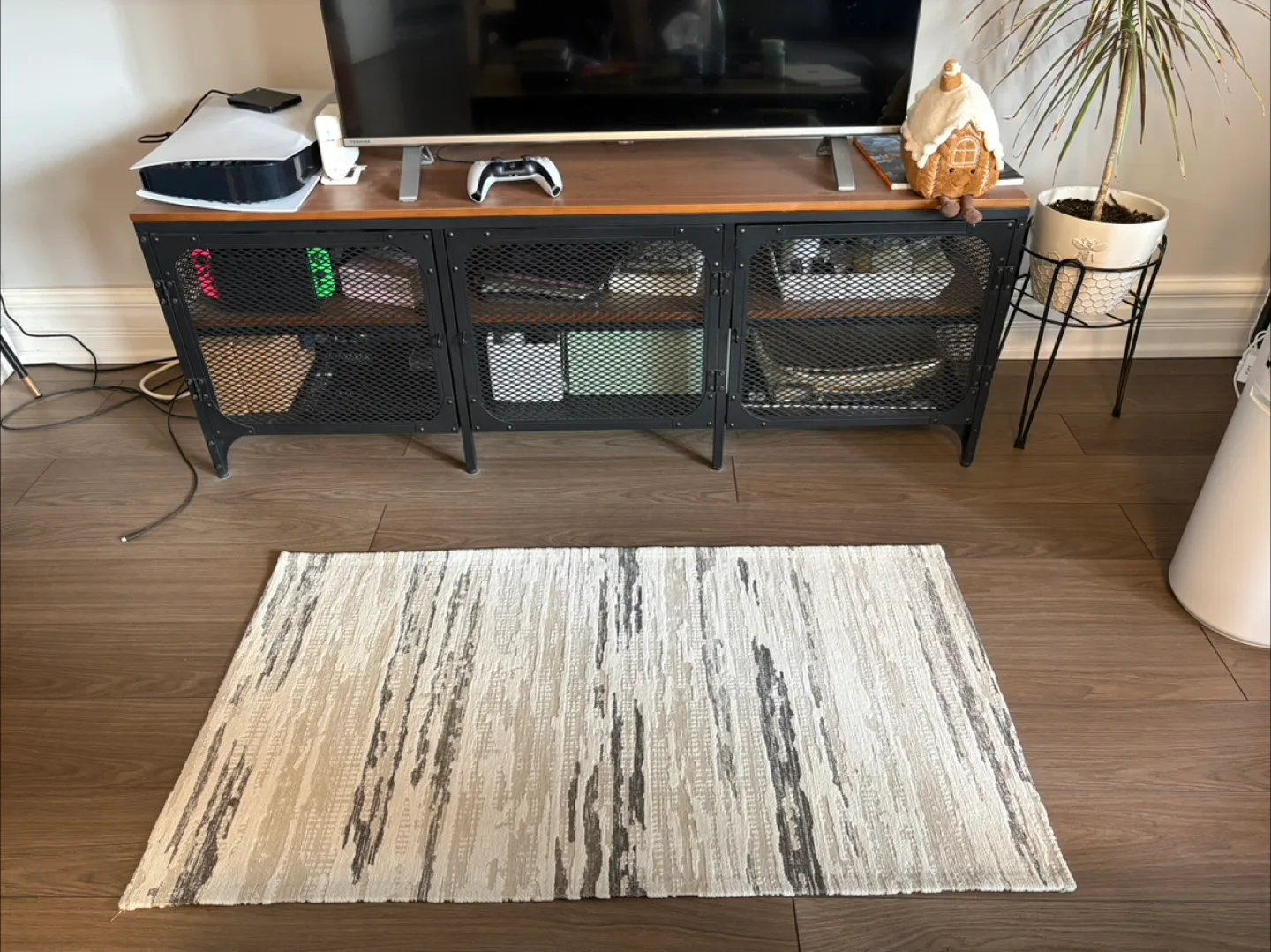 Area Rug - Beige and Grey thumbnail