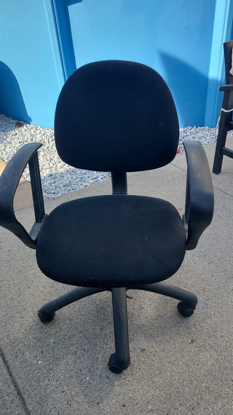 Black Office Chair with Arms and Wheels