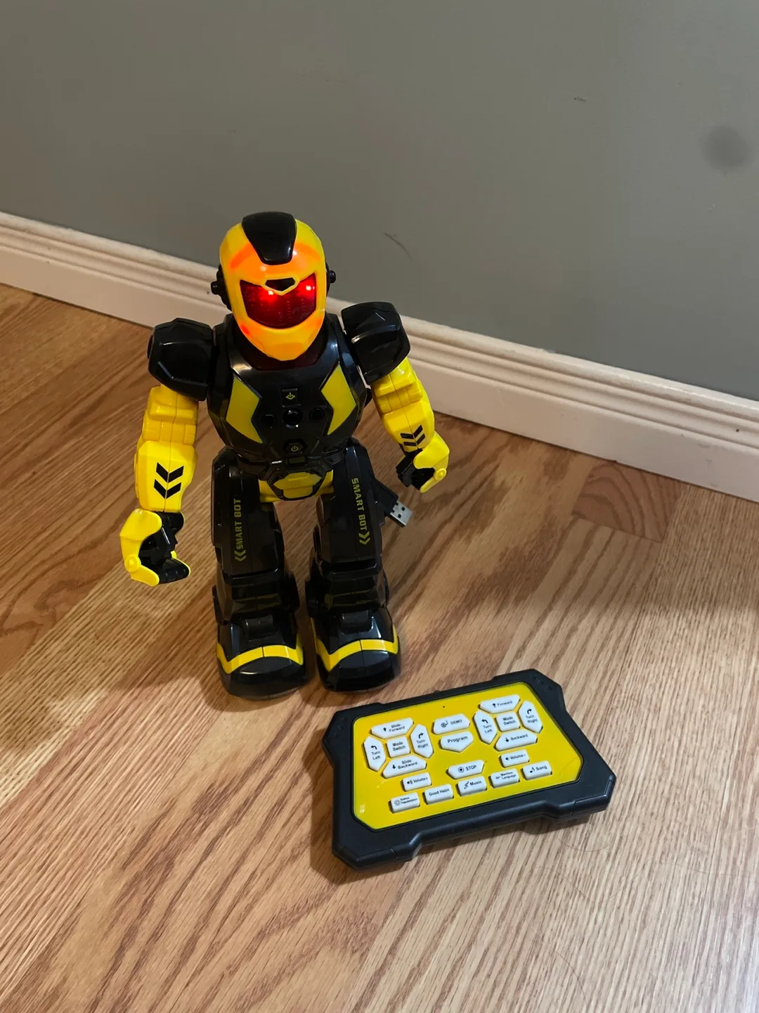 🏒Remote Control Smart Robot Toy image indicator(2)