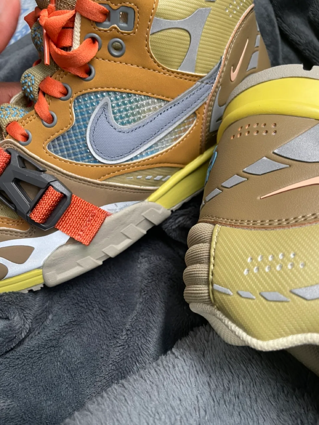 Nike ACG Mountain Fly Low Sneakers thumbnail