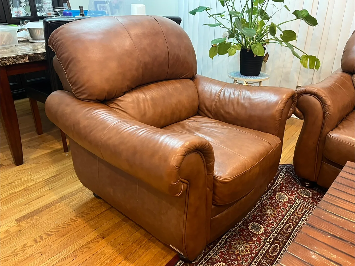 LEATHER SOFA - PRICED TO SELL thumbnail