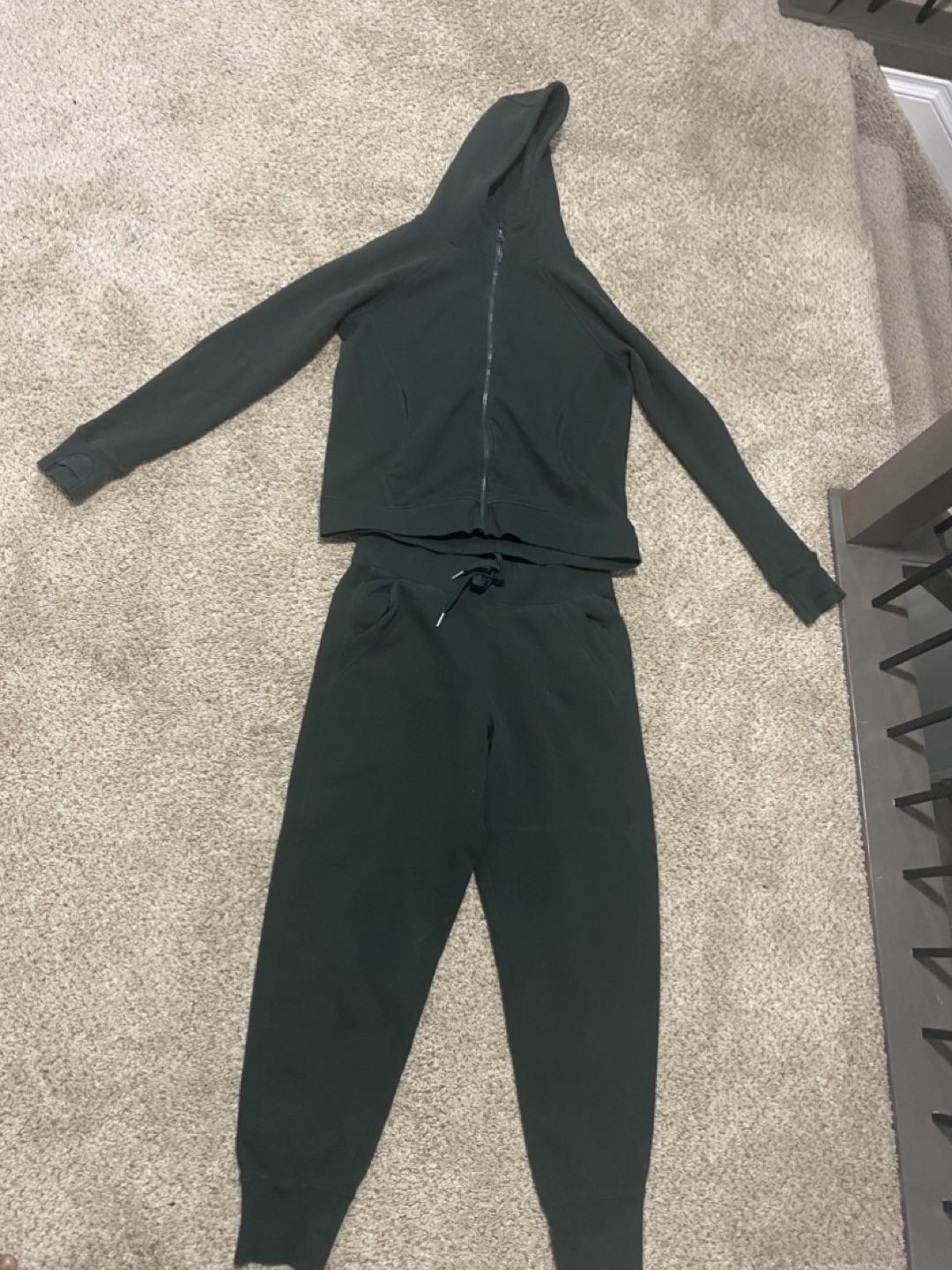 Lululemon Dark Green Hoodie and Jogger Set - photo 2
